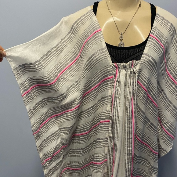 NWOT Striped Pink and Silver Women's Swim Cover-Up Size Small Pit To Pit 27” - Picture 4 of 6
